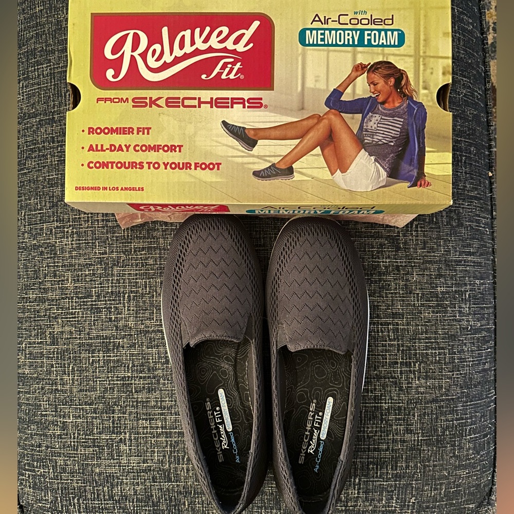 Women’s Skechers Reggae Fest Willows Navy Size 10